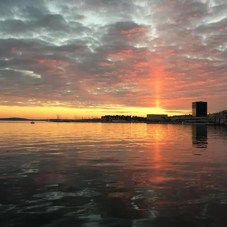 New Luxury With Sea View And Private Heated Pool, 50m From The