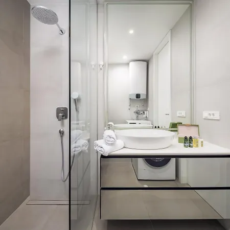 公寓 New Luxury With Sea View And Private Heated Pool, 50m From The