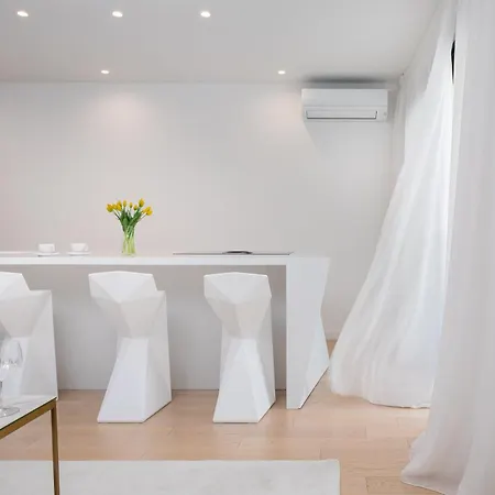 公寓 New Luxury With Sea View And Private Heated Pool, 50m From The