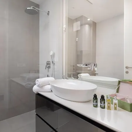 New Luxury With Sea View And Private Heated Pool, 50m From The * 斯普利特