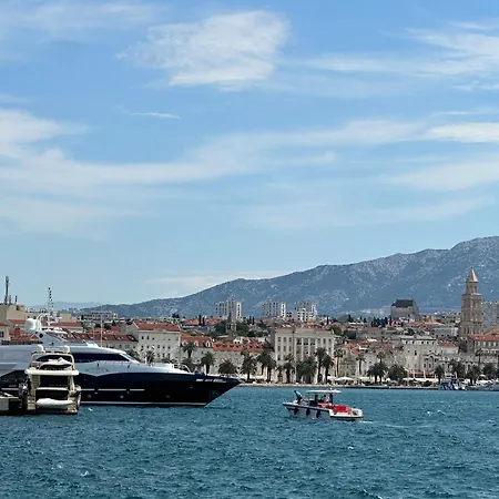 Lejlighed New Luxury With Sea View And Private Heated Pool, 50m From The Split