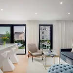 New Luxury With Sea View And Private Heated Pool, 50m From The Apartamento