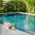 New Luxury With Sea View And Private Heated Pool, 50m From The Apartamento Split
