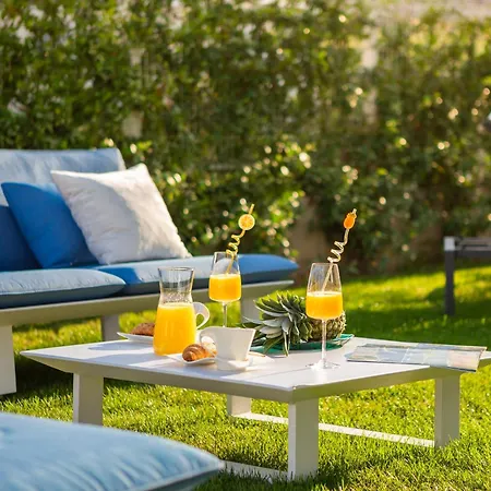 아파트 New Luxury With Sea View And Private Heated Pool, 50m From The