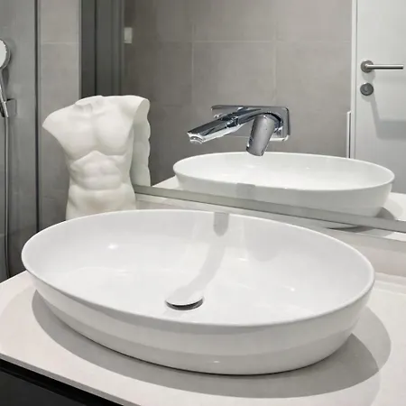 아파트 New Luxury With Sea View And Private Heated Pool, 50m From The *