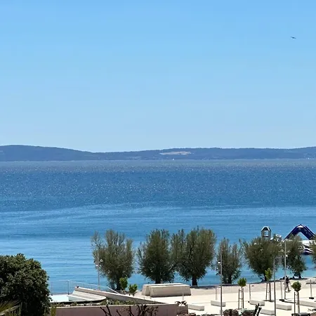 Appartement New Luxury With Sea View And Private Heated Pool, 50m From The *